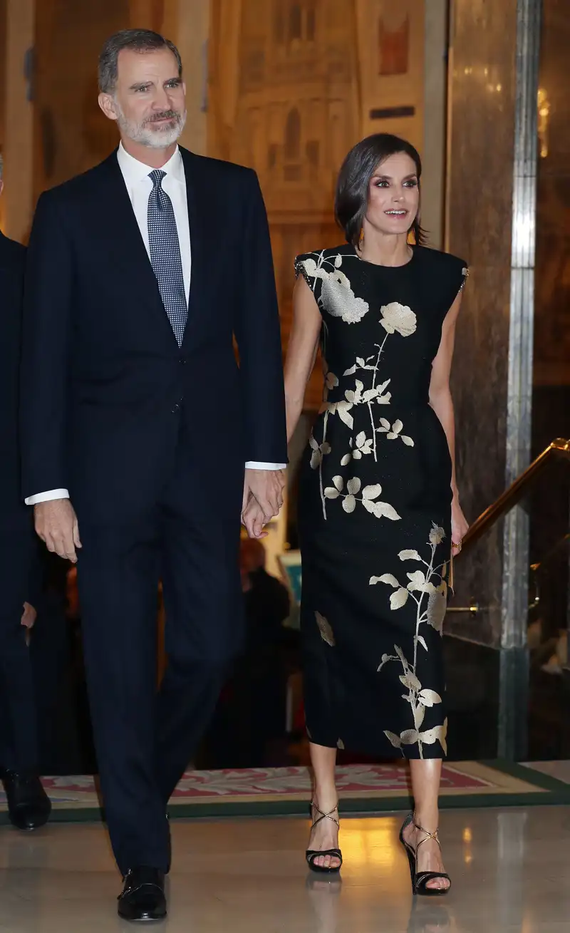 El vestido de Dries Van Noten de la Reina Letizia durante los Premios Francisco Cerecedo 2019 