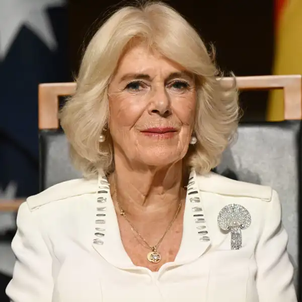 La Reina Camilla en un acto público