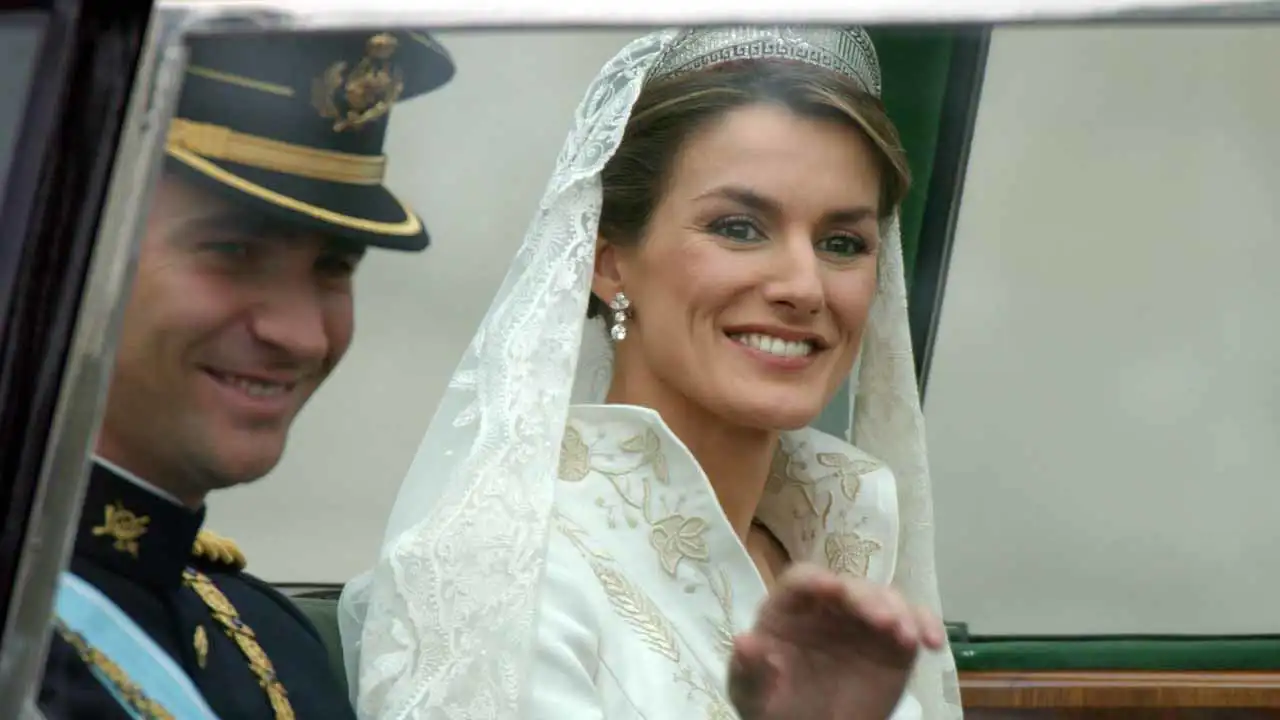 La Reina Letizia: así es su vestido de novia