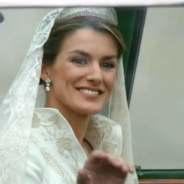 La Reina Letizia: así es su vestido de novia