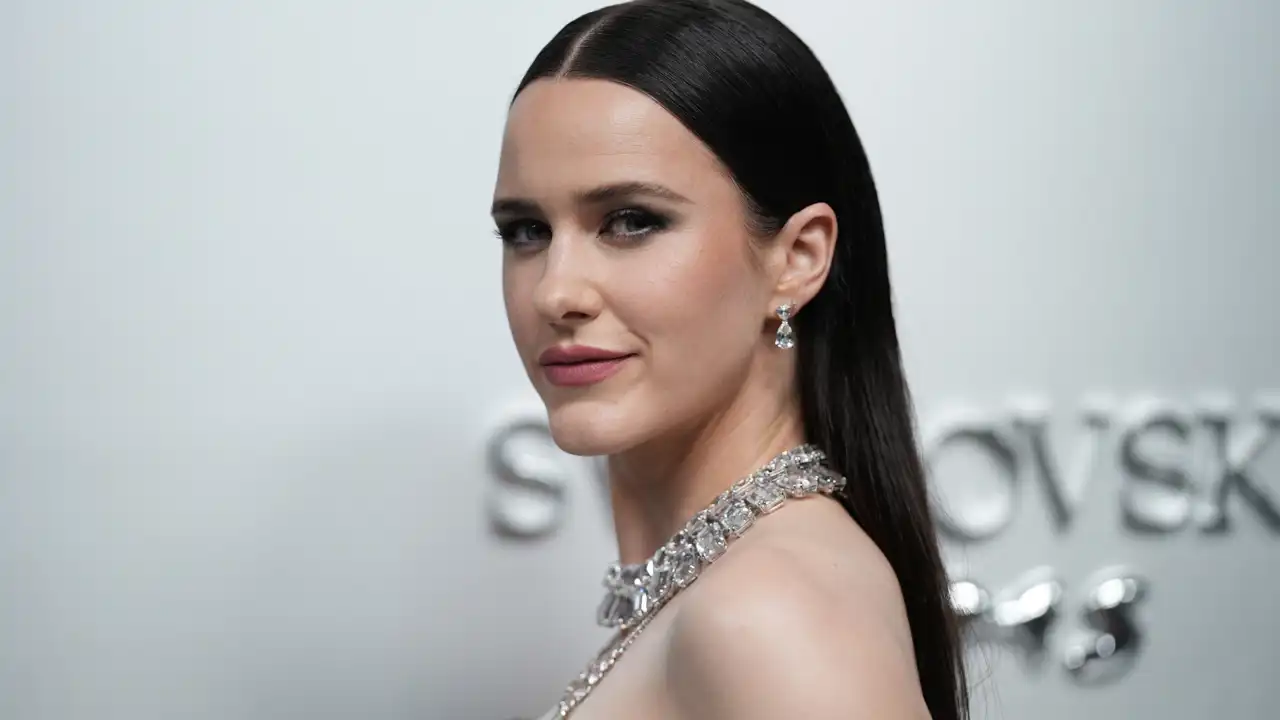 Rachel Brosnahan en evento de Swarovski en New York