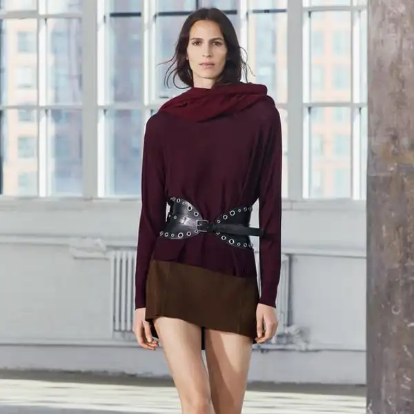 5 jerséis de punto 'burgundy' de Zara para ir arreglada y que combinan a la perfección con vaqueros