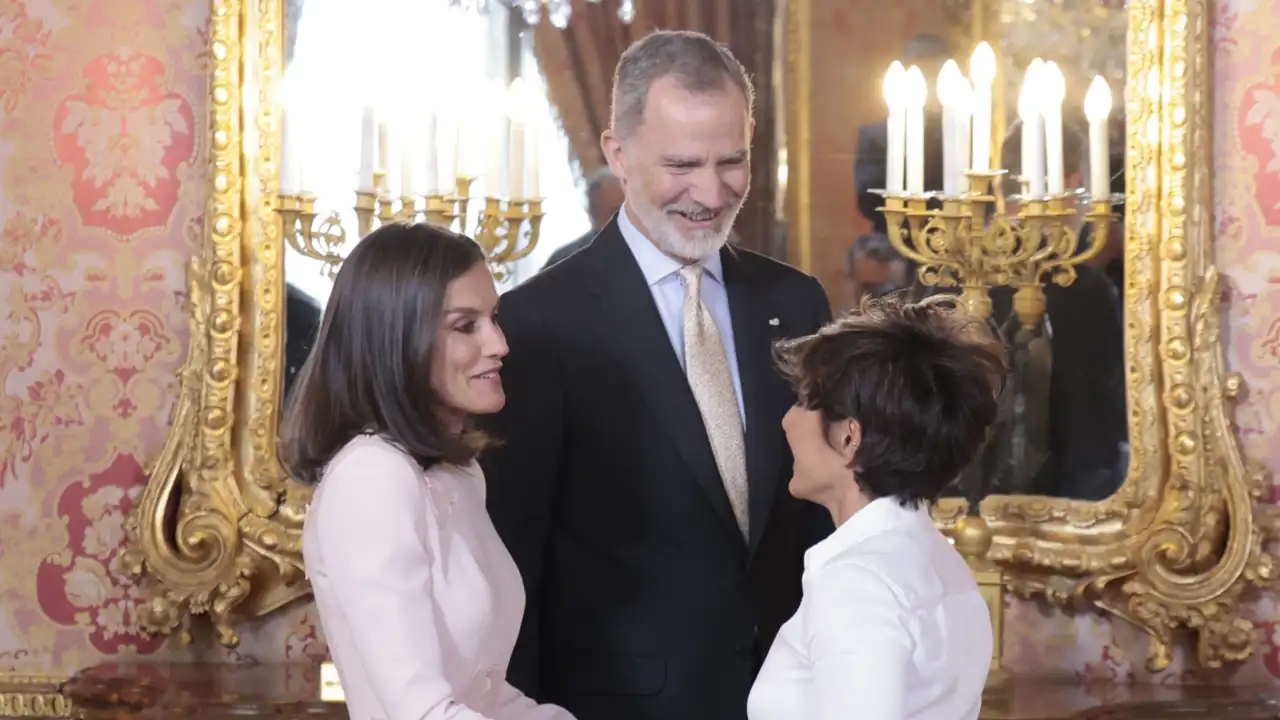 Sonsoles Ónega muestra en directo las palabras que le ha dedicado la Reina Letizia