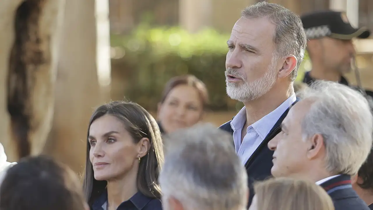 La prensa francesa sentencia el viaje de Felipe y Letizia a Valencia con un contundente calificativo