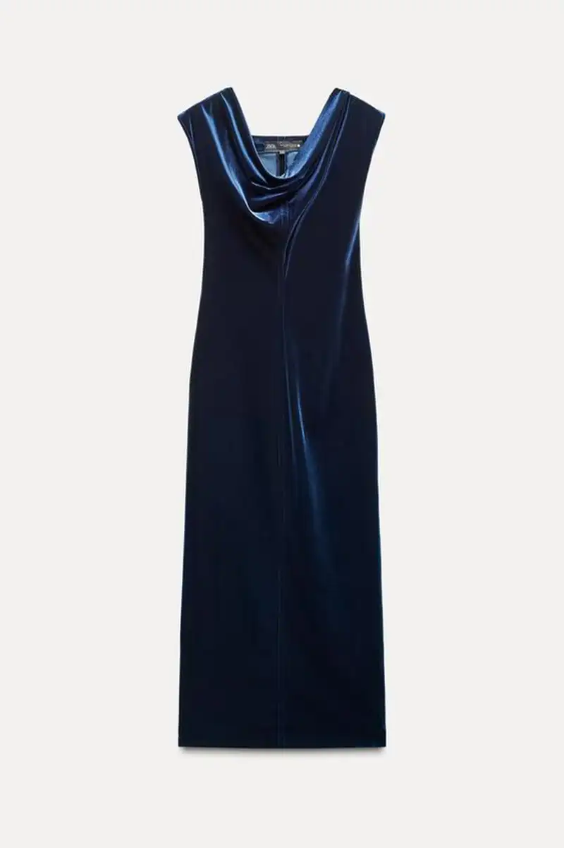 Vestido midi terciopelo ZW Collection de Zara 39,95 euros