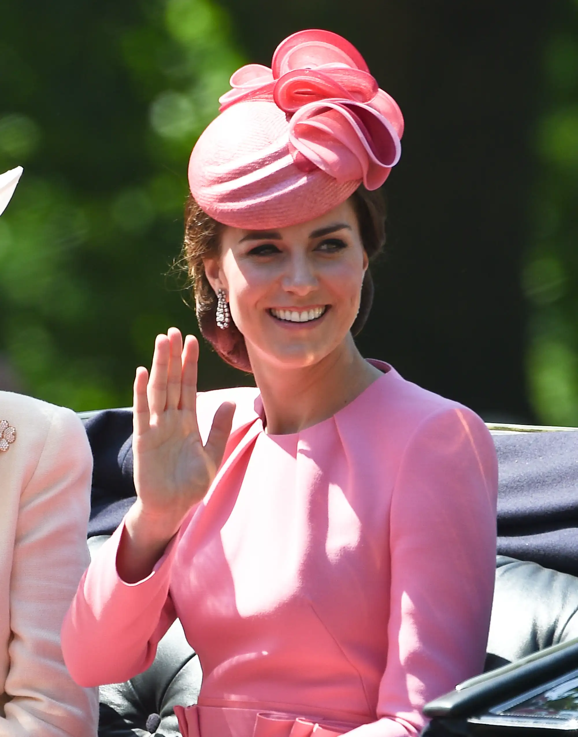 Un vestido para el desfile militar de Inglaterra