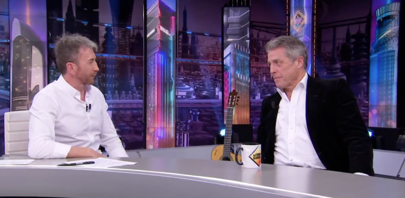 Hugh Grant y Pablo Motos en 'El Hormiguero'