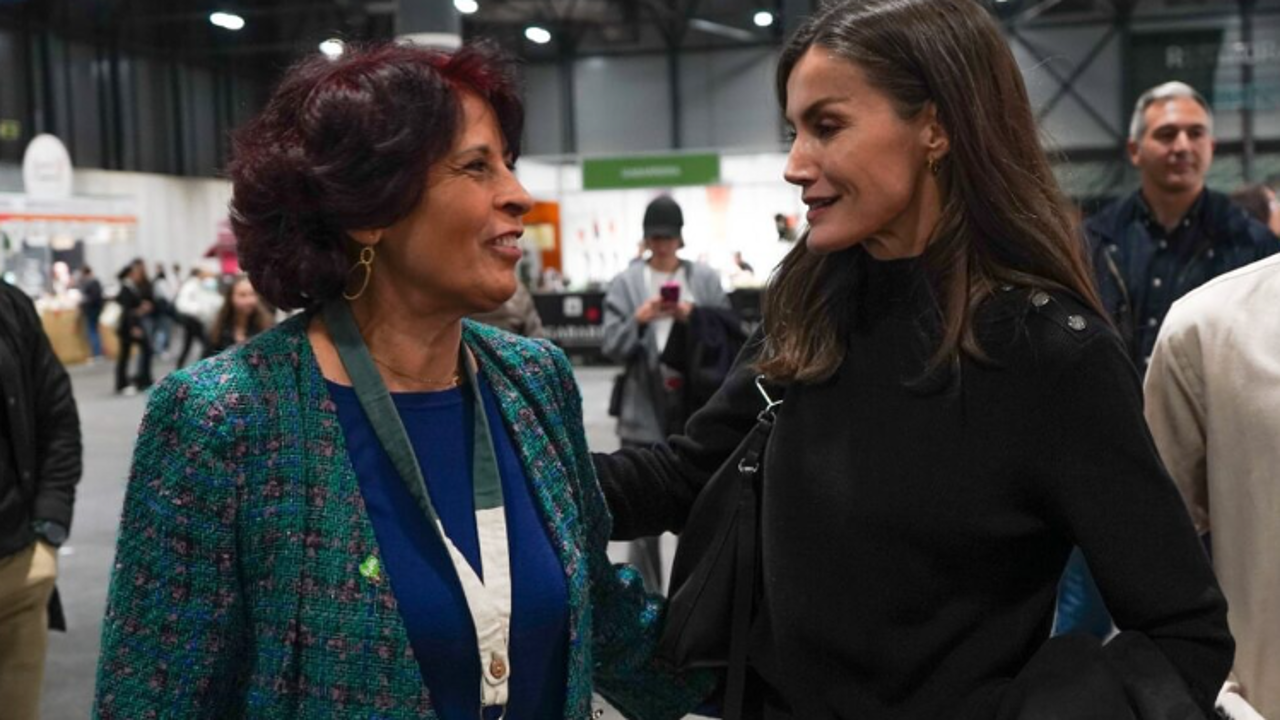 La visita por sorpresa de la Reina Letizia a una feria ecológica: de incógnito y apoyando a los agricultores valencianos