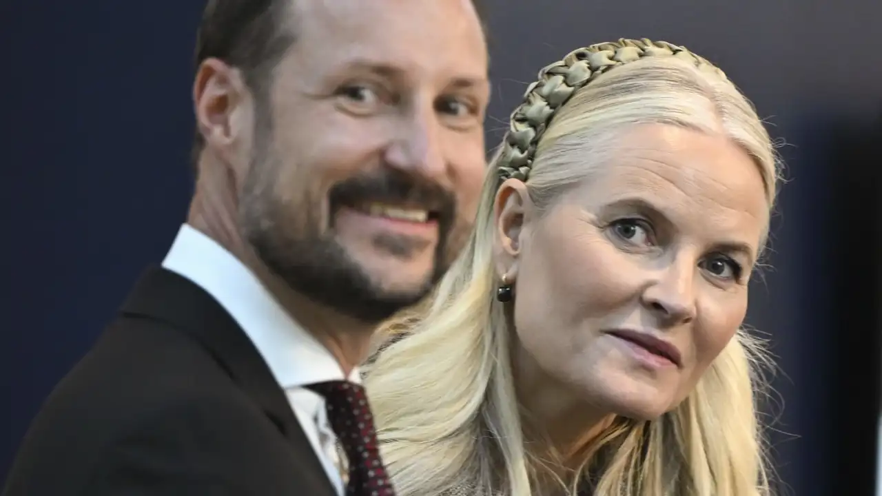 Expertos noruegos opinan sobre la princesa Mette-Marit: "Debe ser cruel sentir la vergüenza que Marius le está causando"