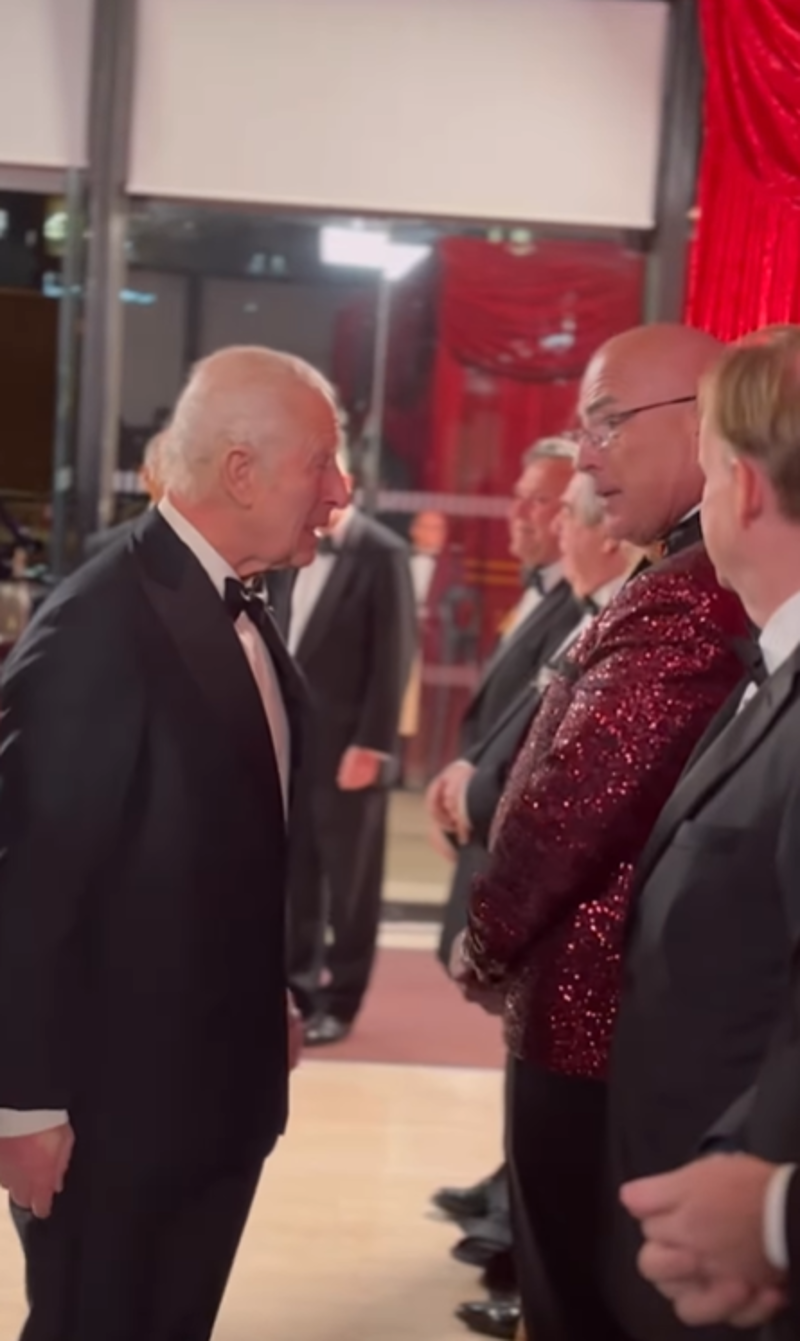 El Rey Carlos III en la ROyal Variety Performance.