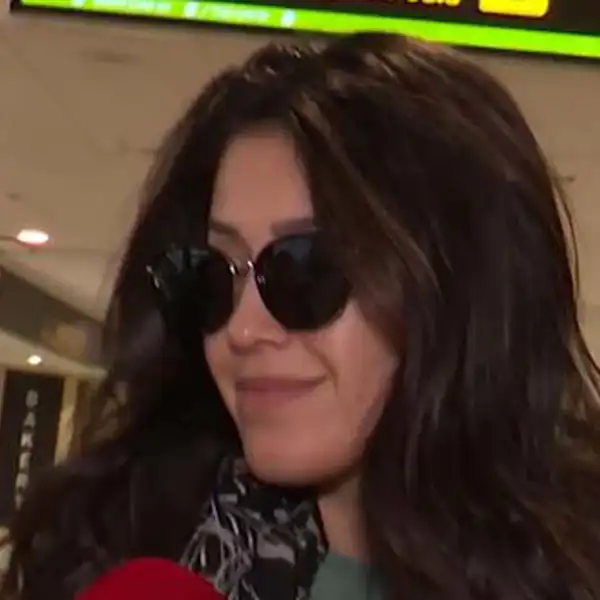 Gabriela Guillén en el aeropuerto