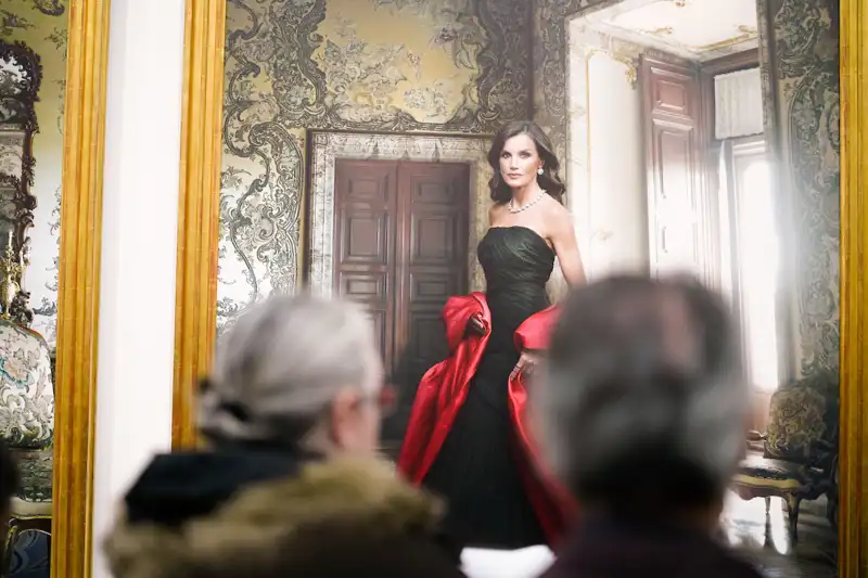 El retrato de la Reina Letizia expuesto en la colección de Annie Leibovitz en el Banco de España 