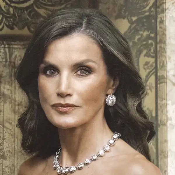 Ana Polo Alonso saca dos grandes peros al retrato de doña Letizia