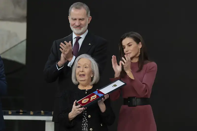 Lucía Rivadulla recibe el premio póstumo de su hija