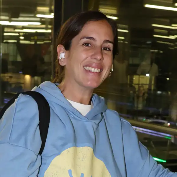 Anabel Pantoja en el aeropuerto