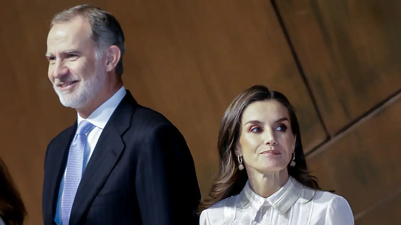 Los Reyes, Felipe y Letizia, recuerdan a las víctimas y afectados de la DANA en la ópera de Bilbao