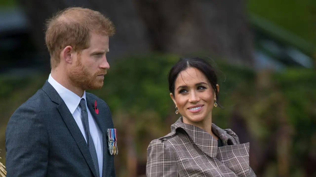 El Príncipe Harry y Meghan Markle entran en "pánico" tras recibir un aviso urgente de la policía: "Tienen miedo"