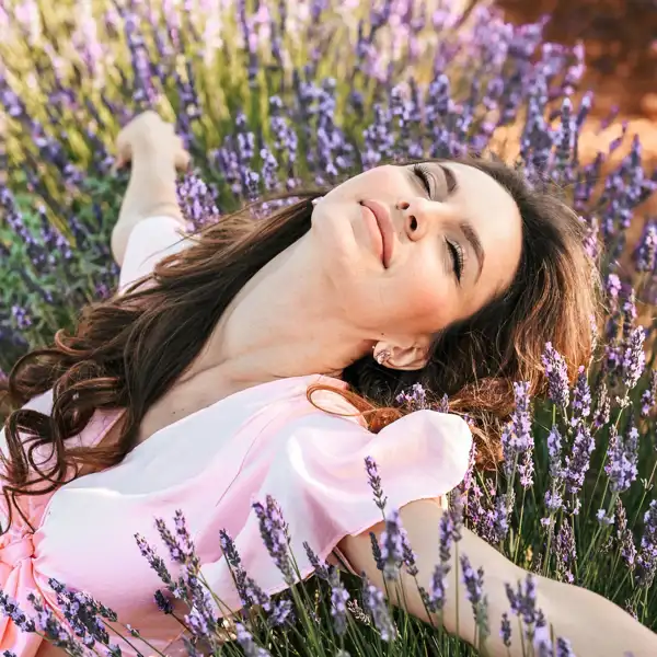 3 perfumes irresistibles con olor a lavanda con los que te pararán por la calle para preguntarte qué llevas 