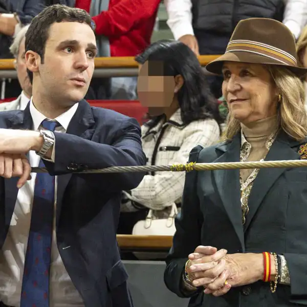 Froilán y la Infanta Elena en el palacio Vistalegre de Madrid