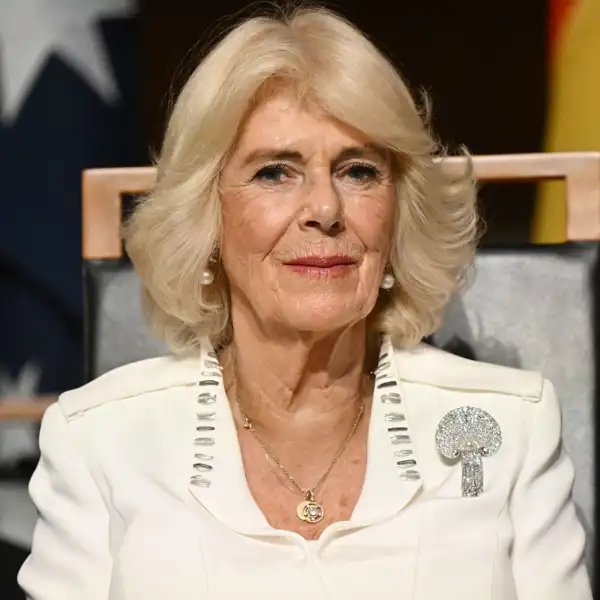 La Reina Camilla en un acto público