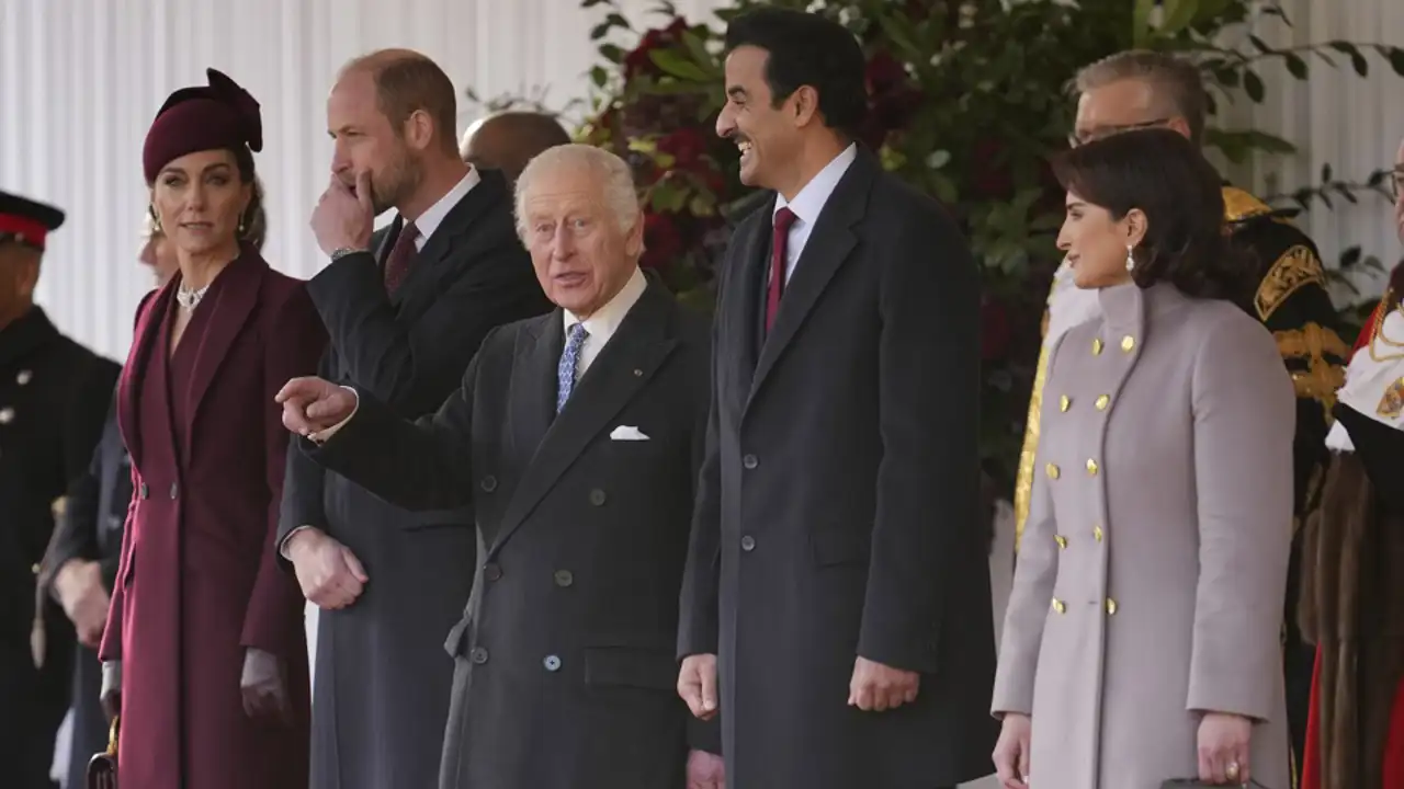 Una experta en lenguaje no verbal sentencia el último desencuentro de Carlos III con Kate y Guillermo: "Es un acto de desprecio"