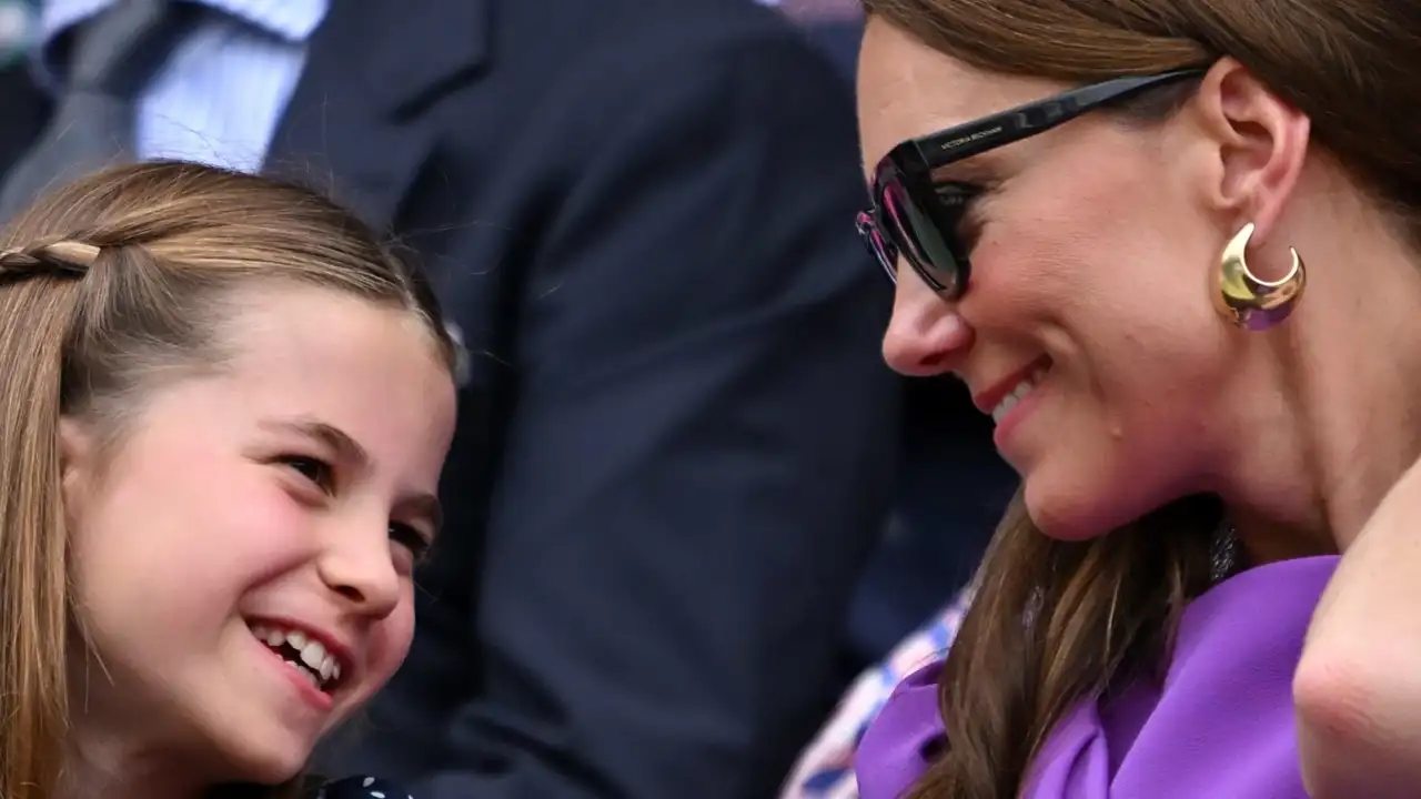 La Princesa Charlotte y Kate Middleton se miran cariñosamente