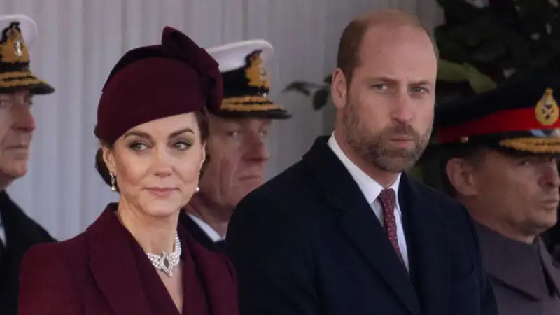 Kate Middleton y el príncipe Guillermo en la recepción al emir de Catar.