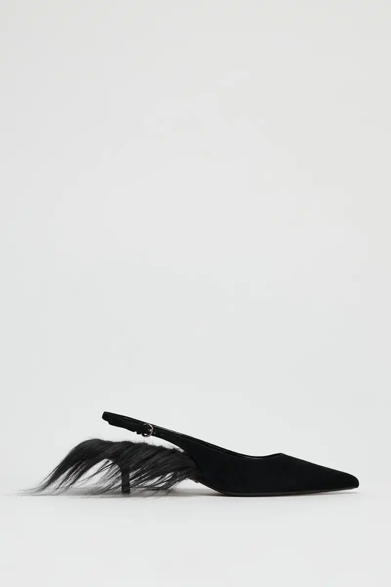 Destalonado piel detalle pelo limited edition de Zara 69,95 euros 