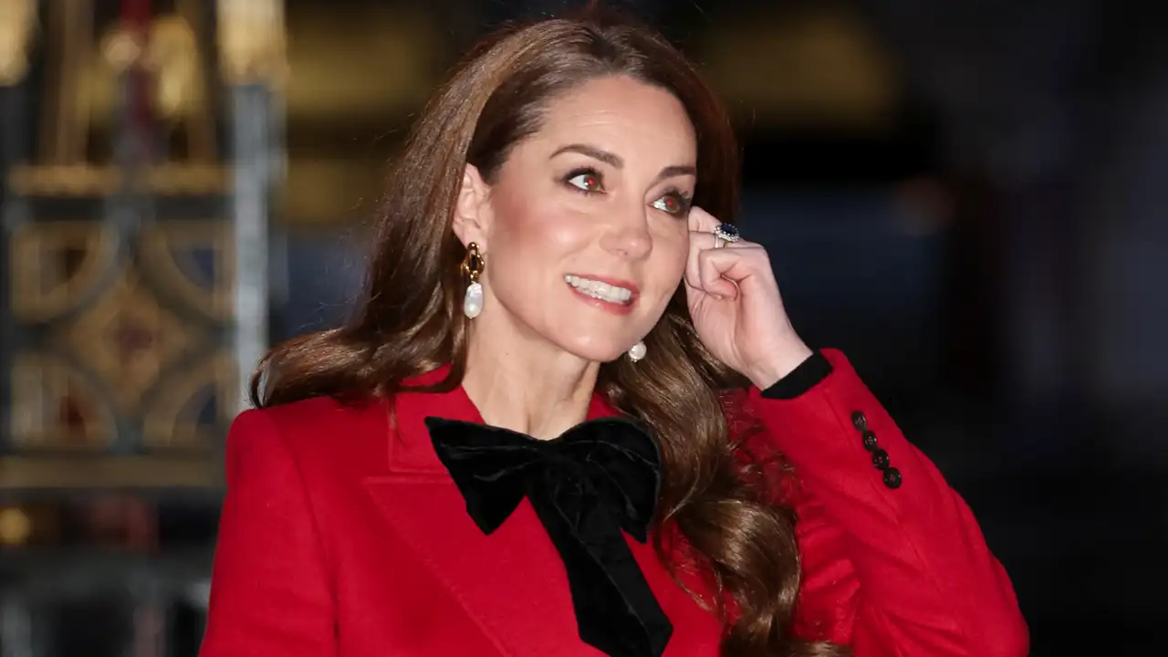 Kate Middleton triunfa con su espectacular look navideño en su noche más especial