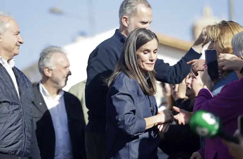 Los reyes, Felipe y Letizia, en su última visita a las zonas damnificadas por la DANA