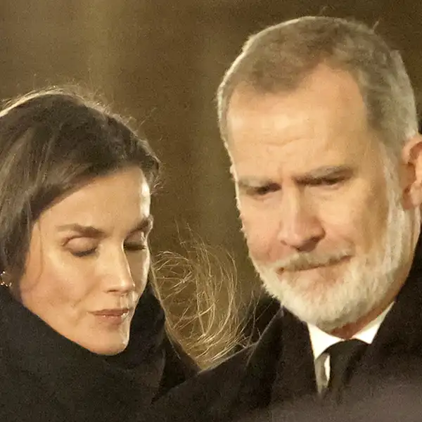 La Reina Letizia y Felipe en el funeral de Valencia