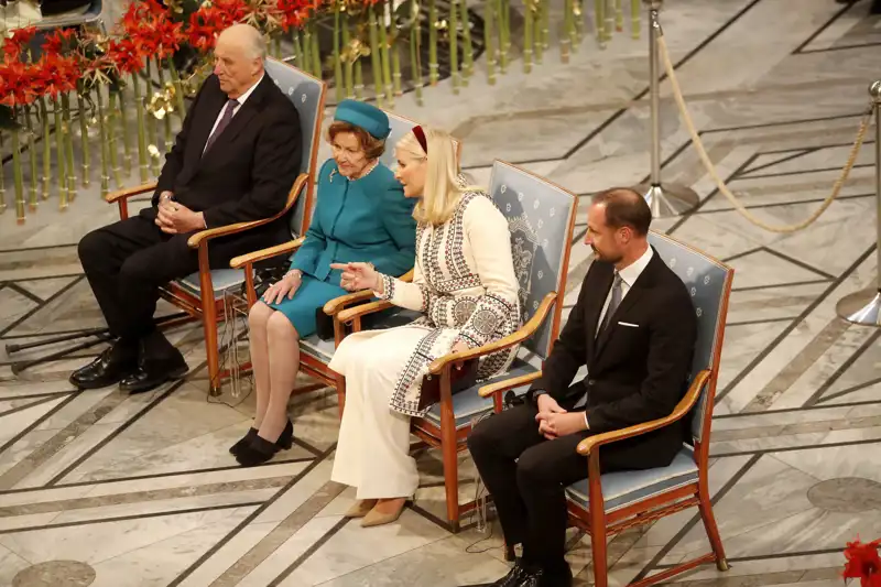 Los Reyes y los príncipes de Noruega en la entrega del Premio Nobel de La Paz. 