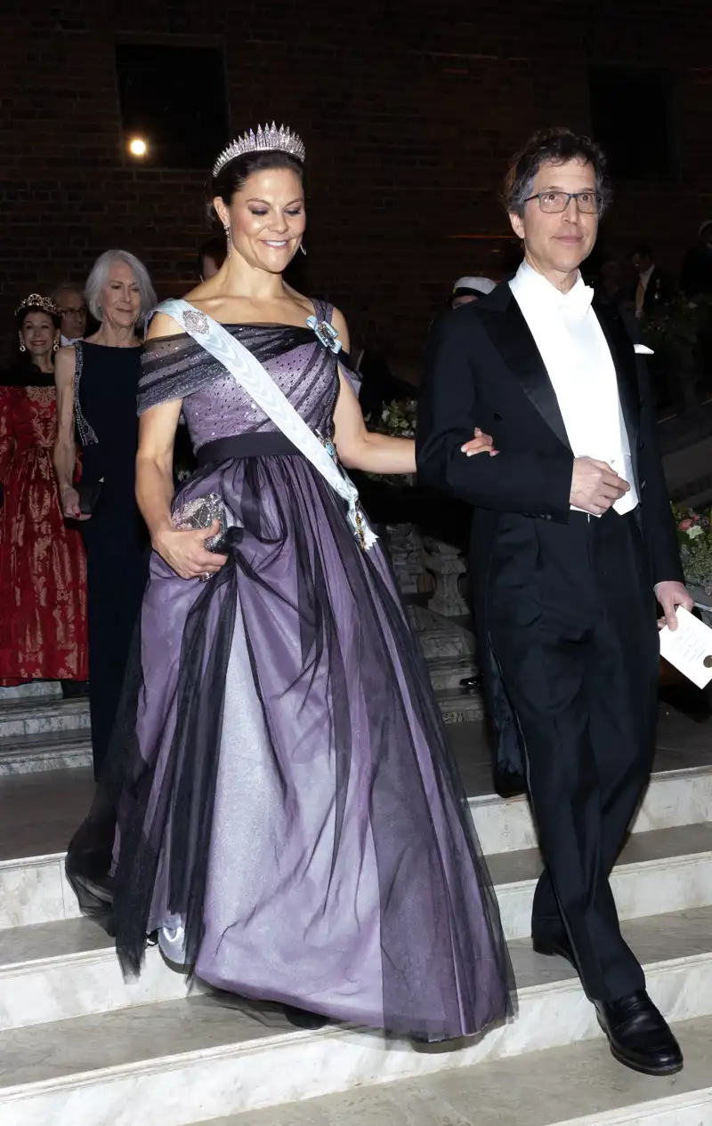 El look de Victoria de Suecia en la gala de los Premios Nobel 2024 