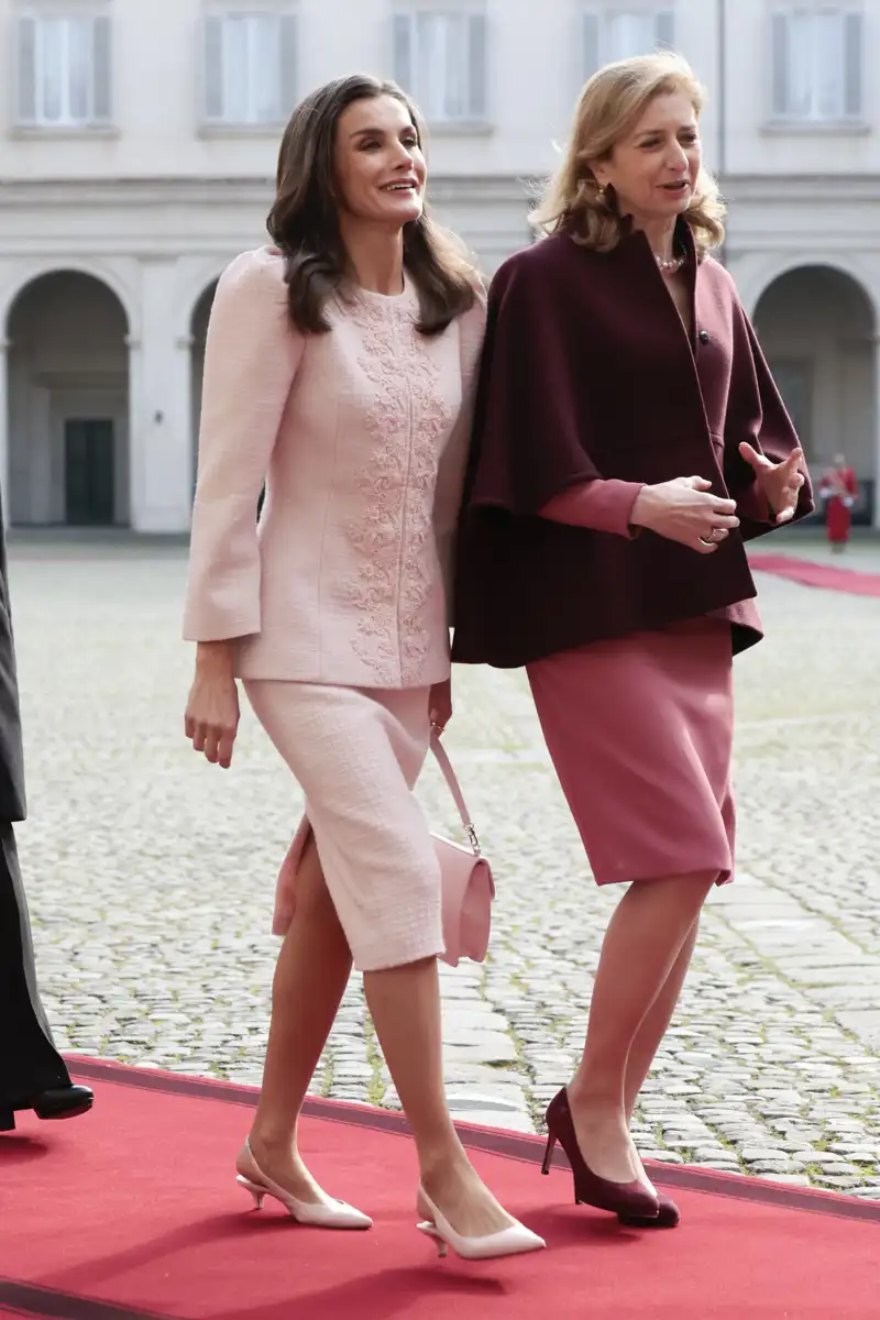 La Reina Letizia estrena en Roma su conjunto de tweed de estilo lady más chic 