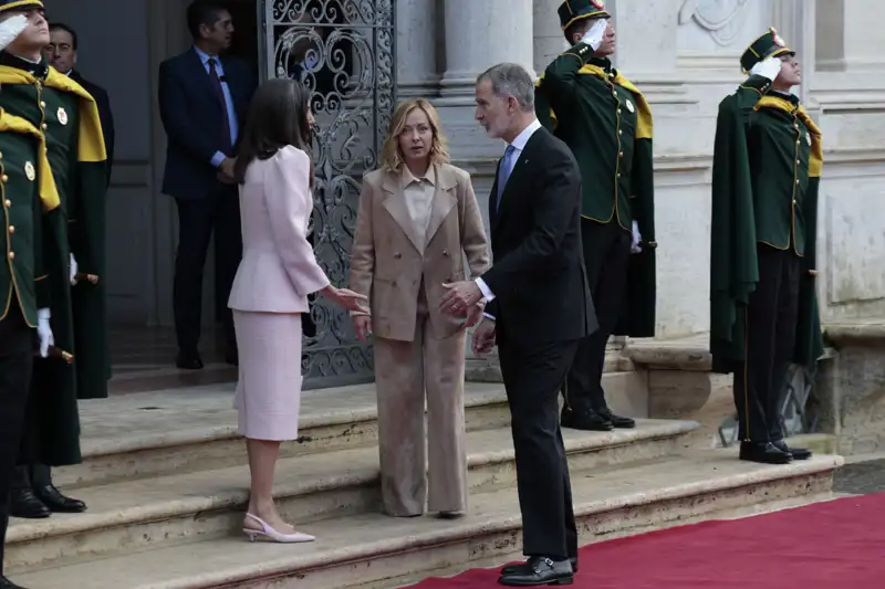 Los Reyes Felipe y Letizia con Meloni