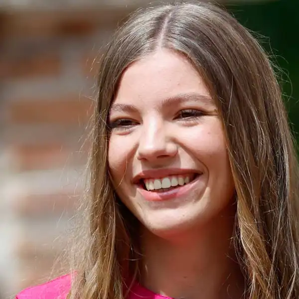 La Infanta Sofía muy sonriente