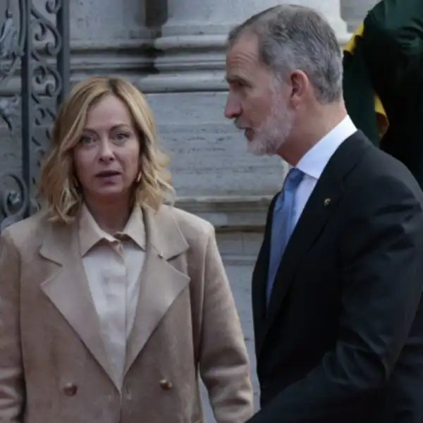 Los Reyes con Giorgia Meloni. 