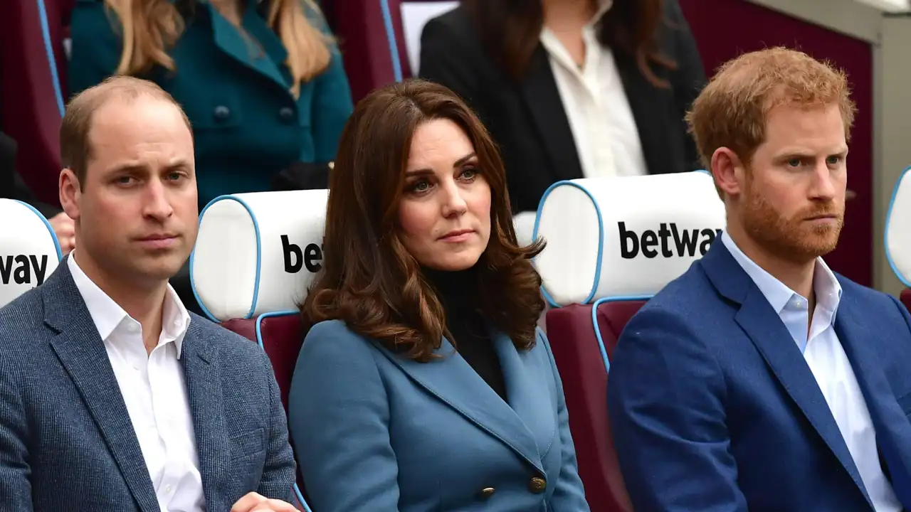 La prensa británica sentencia el papel de Kate Middleton en la disputa entre el príncipe Guillermo y Harry con un contundente adjetivo