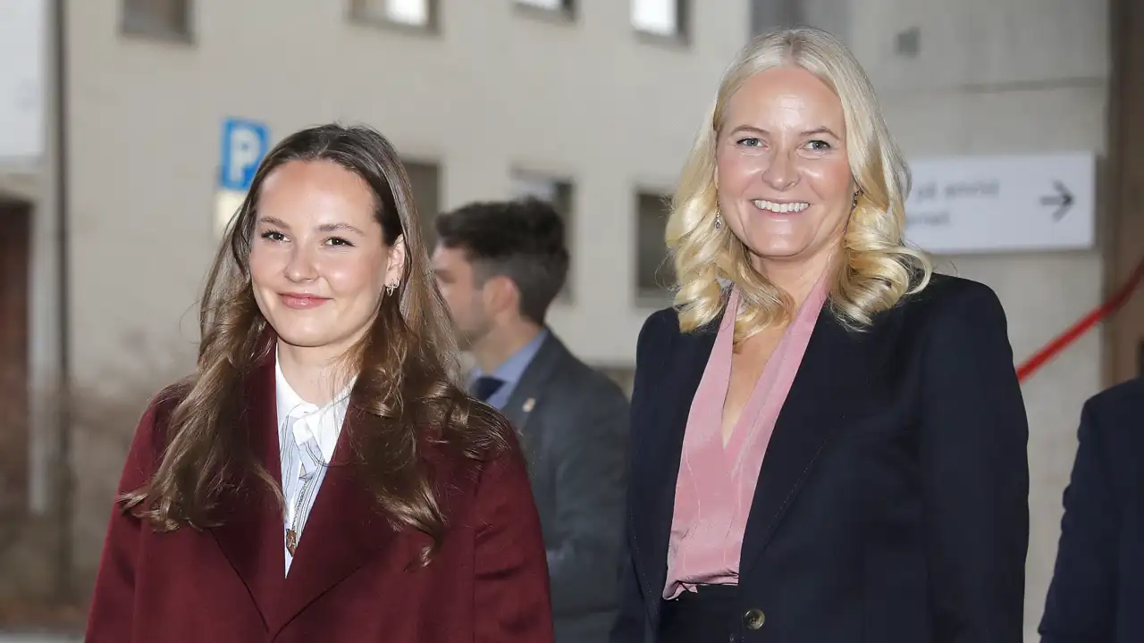 Mette Marit y su hija, la princesa Ingrid de Noruega