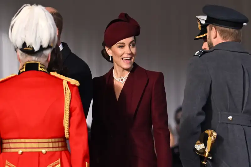 Kate Middleton, en la ceremonia de bienvenida del emir de Qatar. 