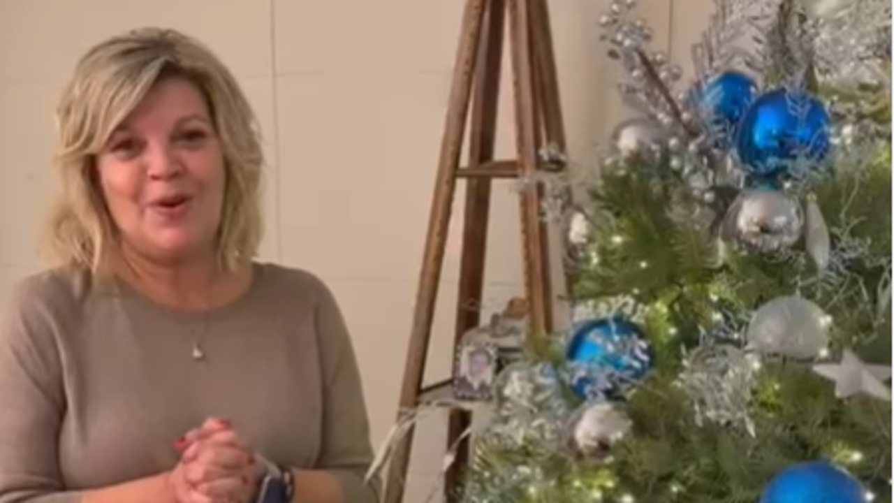 Terelu Campos junto a su árbol de Navidad