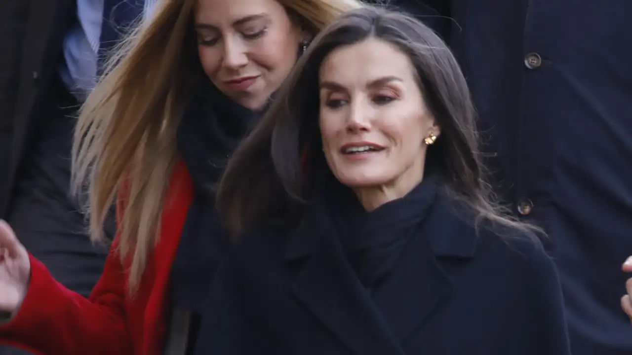 La Reina Letizia repite en La Rioja la fórmula infalible para triunfar en los días gélidos con un homenaje oculto a Isak Andic 