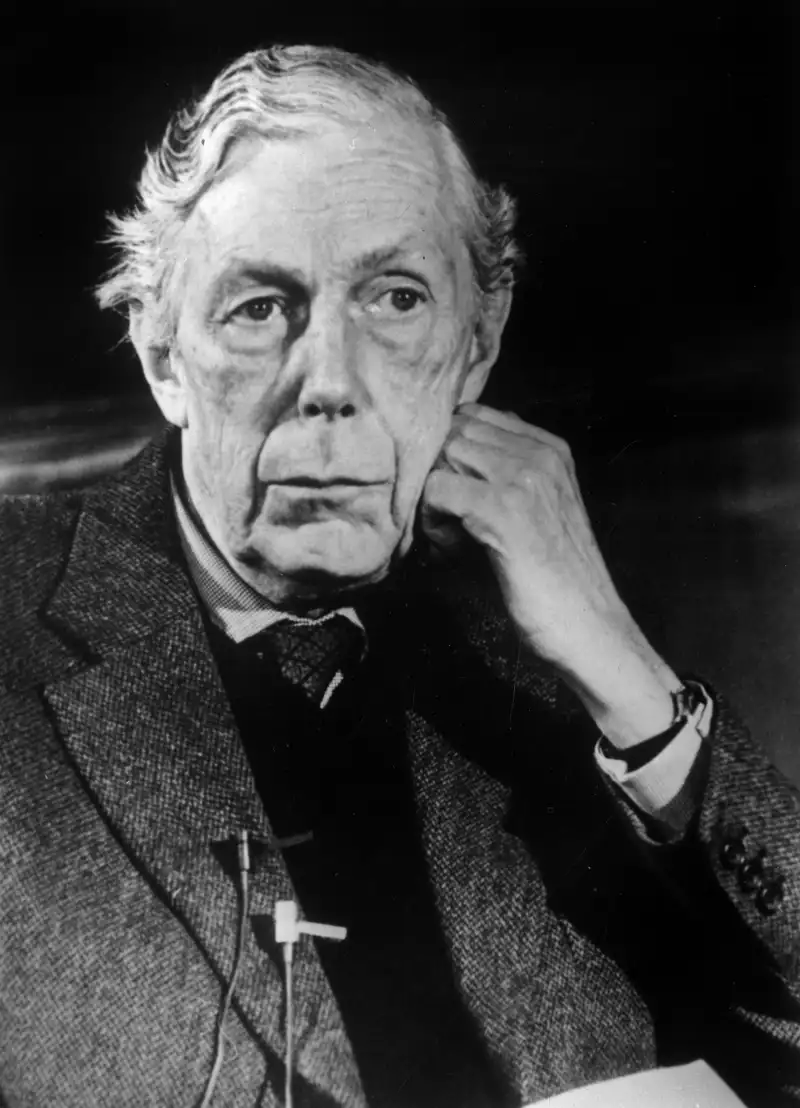 Sir Anthony Blunt, el espía del KGB infiltrado en Buckingham en un retrato en 1973.