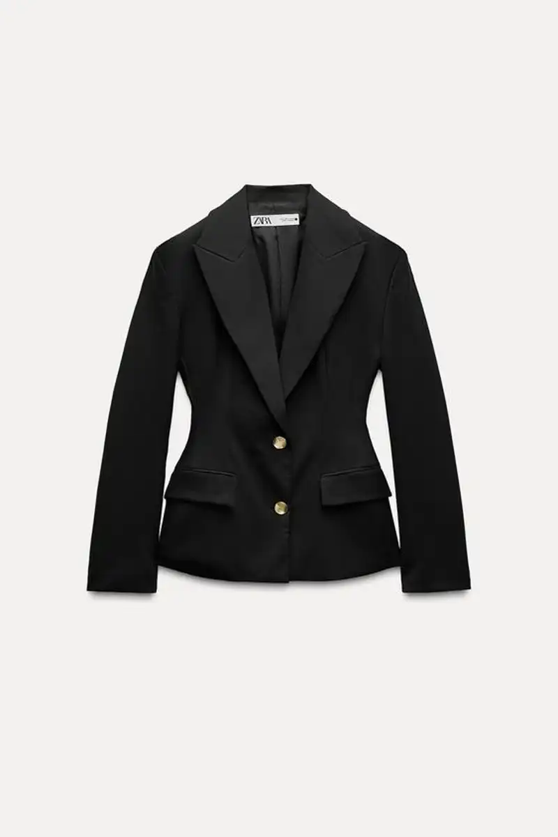 Blazer maxi botón ZW Collection de Zara 79,95 euros