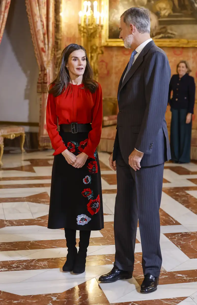 La Reina Letizia y su look reciclado en la reunión del Patronado de la Fundación Princesa de Girona