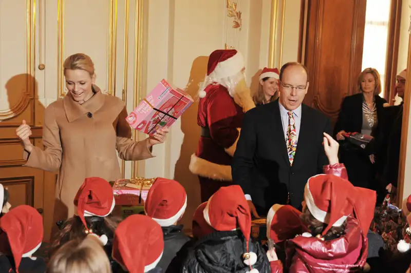 Alberto y Charlene de Mónaco en la Navidad de 2011.