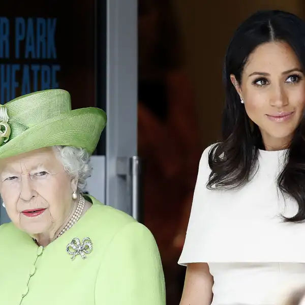 Isabel II y Meghan Markle