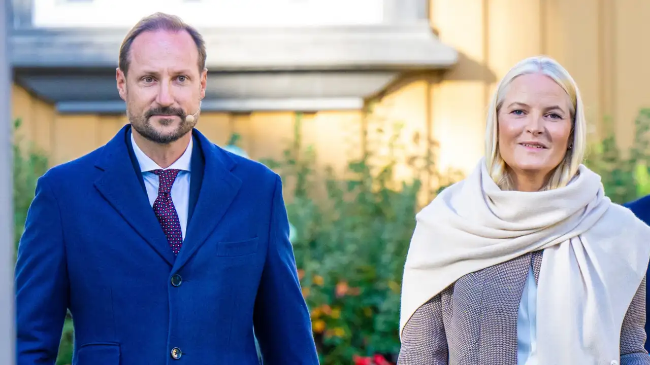 Mette-Marit de Noruega rompe su silencio tras el escándalo de su hijo Marius: "Hemos recibido ayuda profesional"