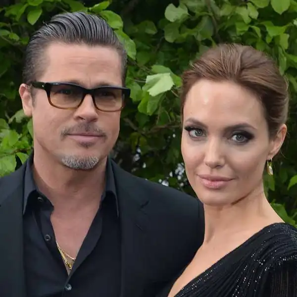 Angelina Jolie acusa a Brad Pitt de “asfixiar” a uno de sus hijos y “golpear” a otro