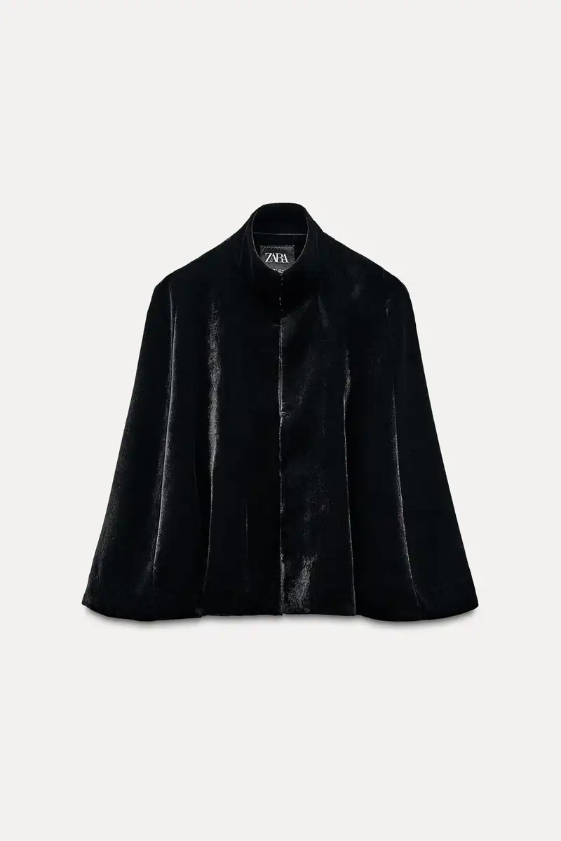 Capa terciopelo de ZW Collection de Zara 59,95 euros 